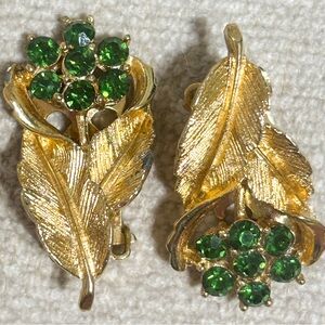 Vintage Coro Signed Leaf Clip-On Earrings - Emerald Green Rhinestones 🍃 MCM 50’s